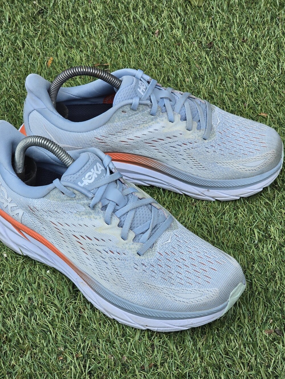 HOKA CLIFTON 8 - Womens Sneakers - SIZE 8 (D WIDE) --